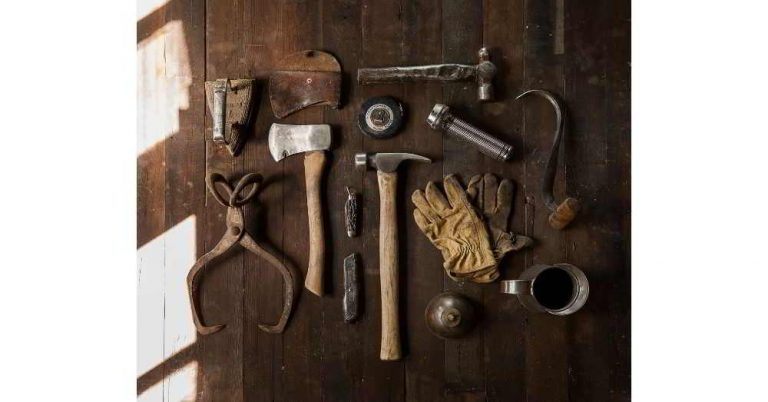 herramientas esenciales en casa